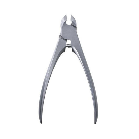 SUWADA BLACKSMITH WORKS, INC.This nail nipper has a stain resistant beautiful finish.It comes with a metal case for safe storage. SUWADA founded in 1926, specializes in the manufacture and sale of garden scissors, shears and nail nippers. DETAILS: Size: Approximately 4.7 inches. Material: forged stainless steel Color: Silver Model: 59160