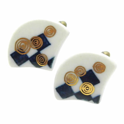 Nakagawa Pottery Cufflinks Uzumaki Check Ougi Cufflinks Wear your Unique Pottery Cufflinks by Hikari Nakagawa. They also are perfect gifts for groomsmen, friends, and husbands! Hikari made a new style, mixing with classic Japanese Design and Pop art. These Cufflinks are hand made in Japan. The cufflinks will come in a beautiful cufflink box.